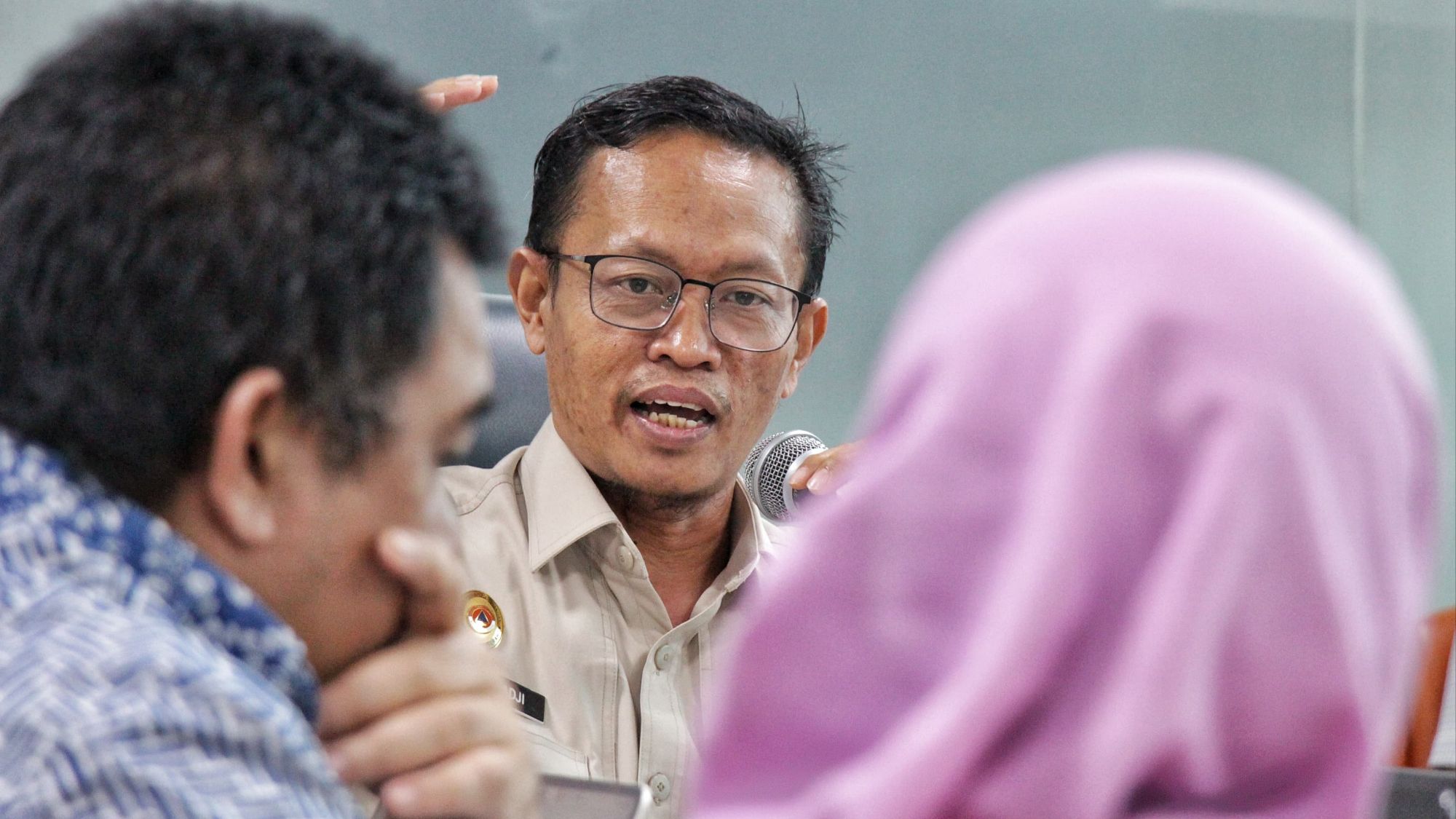 Memimpin Rapat Materi Edukasi Gempa Bumi