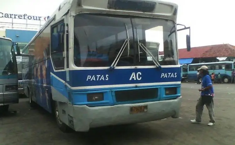 Seminar Internasional, Bis Patas AC dan Ongkos Limapuluh Ribu